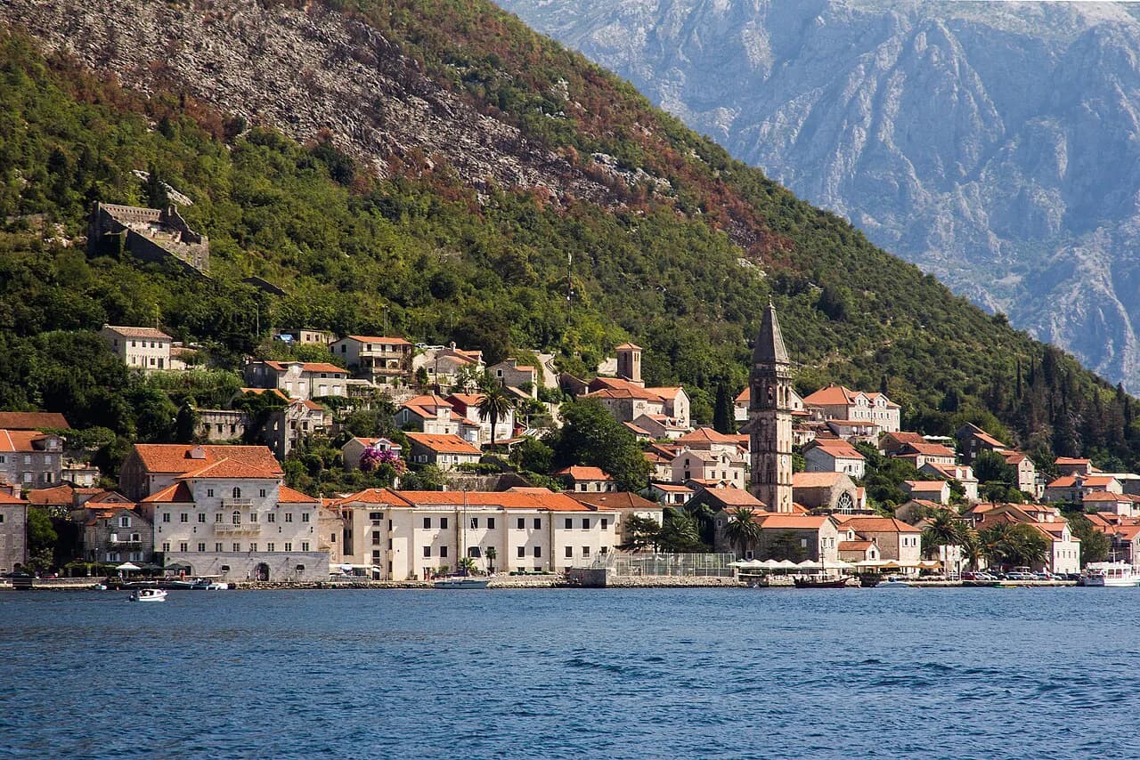 Best Restaurants in Perast: Where to Eat on the Waterfront