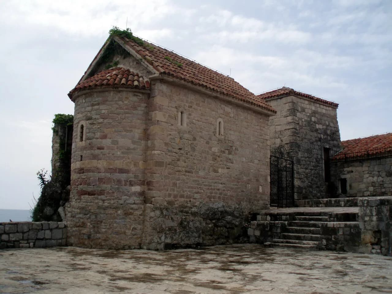 Church of Saint Sava, Budva: How to Reach the Sveti Stefan Viewpoint