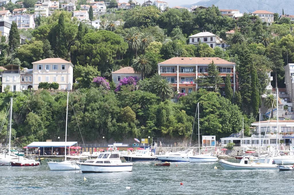 Herceg Novi Parking: Where to Park and How Payment Works