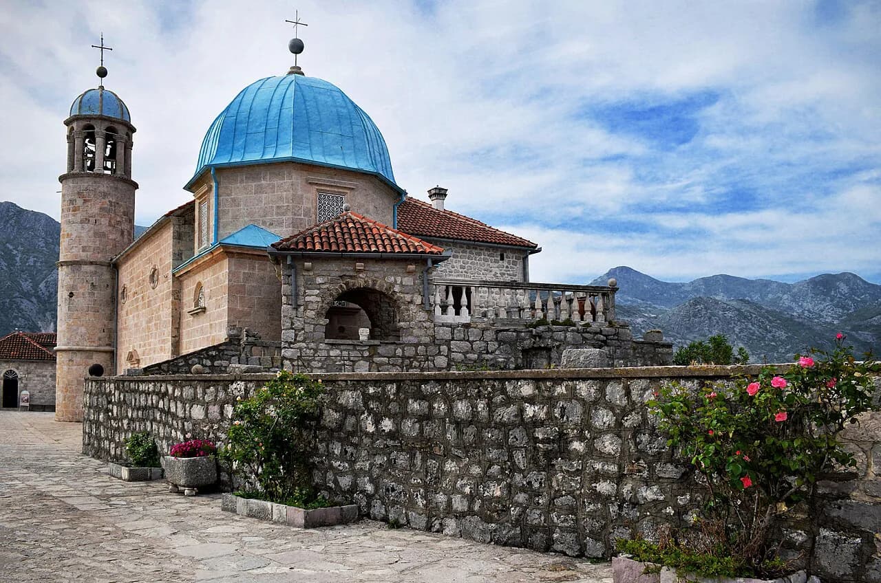 Things to see in Perast: plan your views and boat trips
