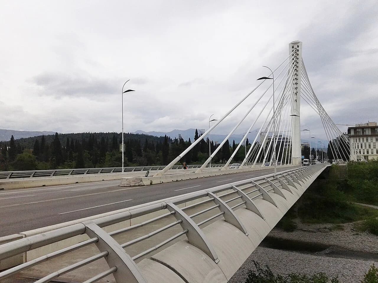Millennium Bridge, Podgorica: Visiting the Morača Crossing