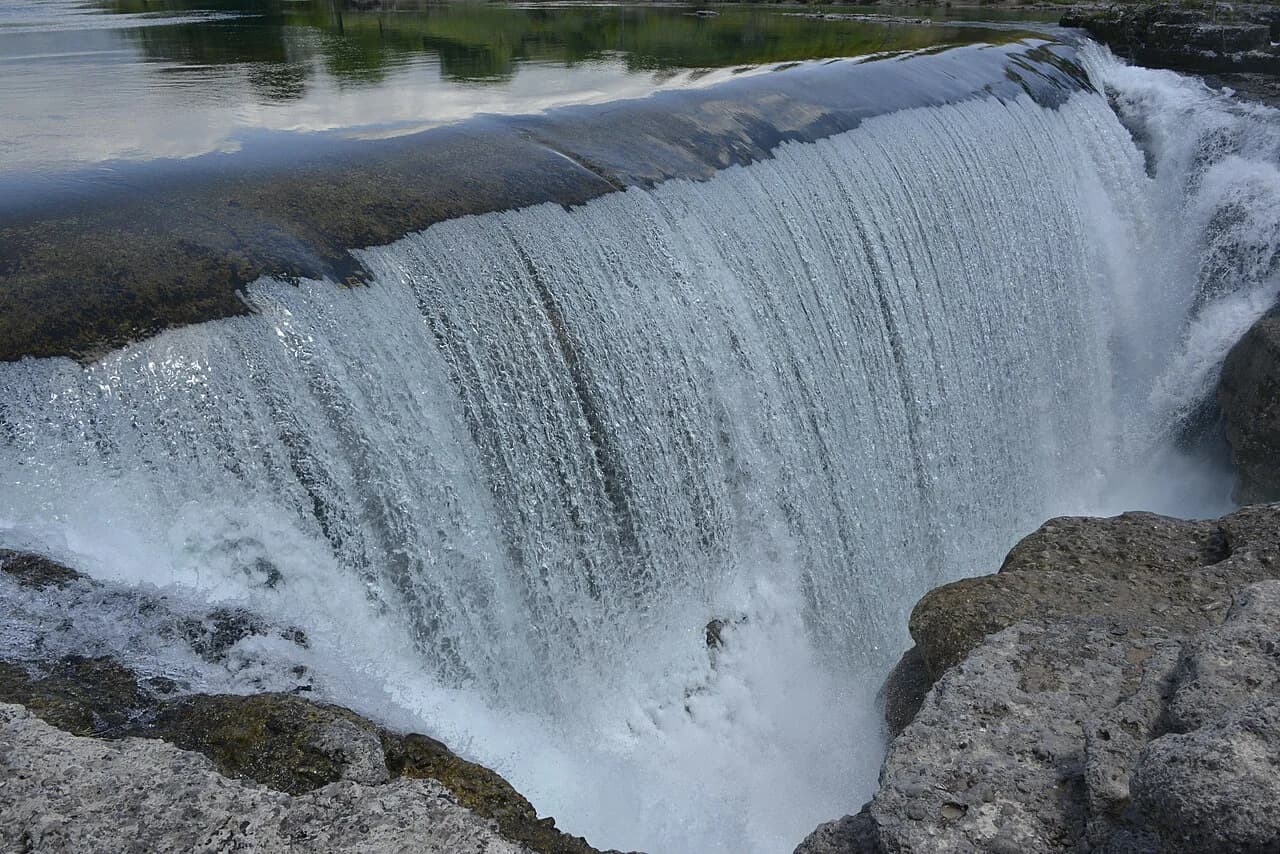 Montenegro Waterfalls: Niagara Falls on the Cijevna, Grlja and the Durmitor Lakes