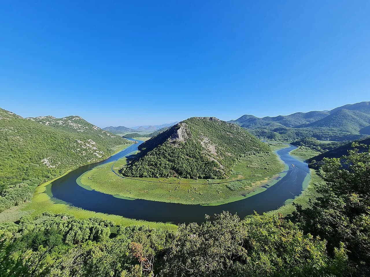 Pavlova Strana: Visiting the Lake Skadar Horseshoe Bend Viewpoint