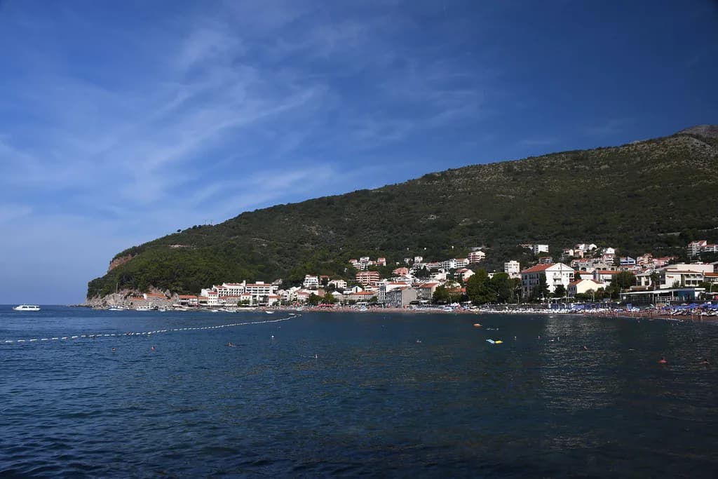 Petrovac Viewpoints: Castle, Headland and Hill Road