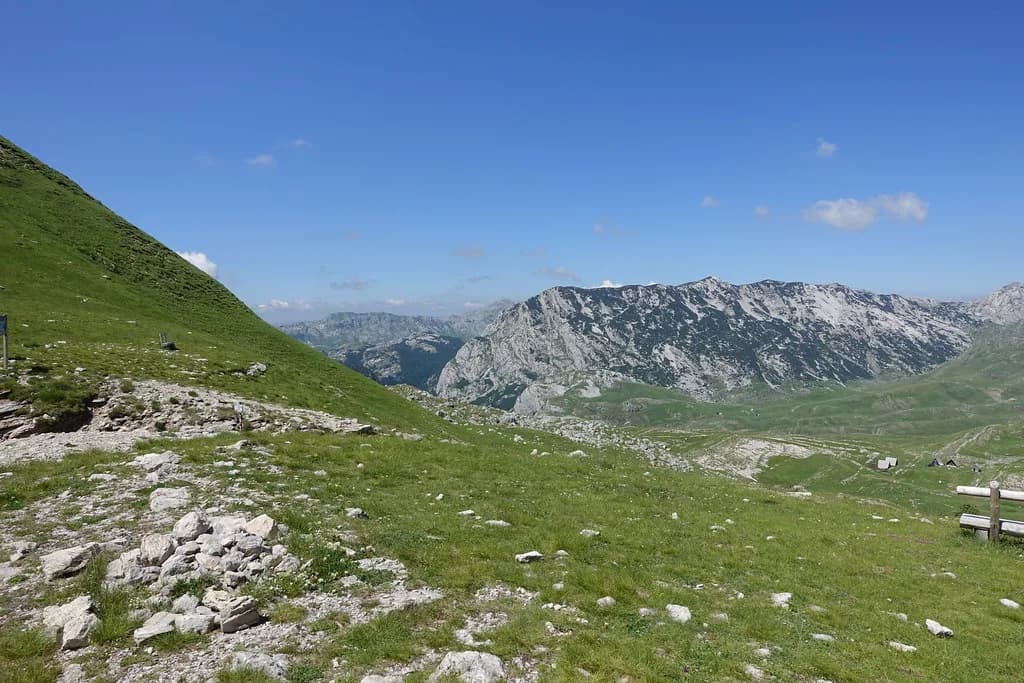 Sedlo Pass, Durmitor: Driving the P14 and What's at the Top