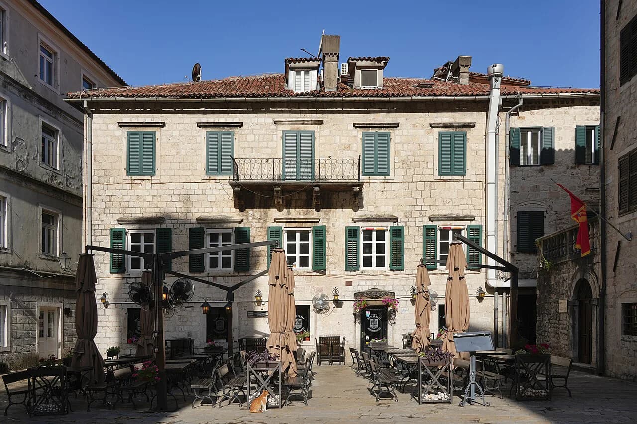 Square of the Arms (Trg od oružja), Kotor: What to See