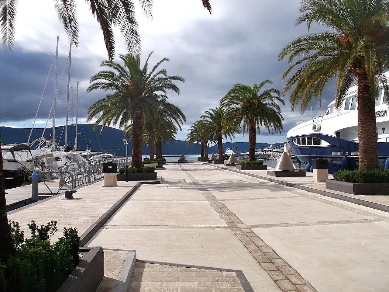 Tivat Parking: Zones, SMS Payment, the Arsenal Lot and Fines