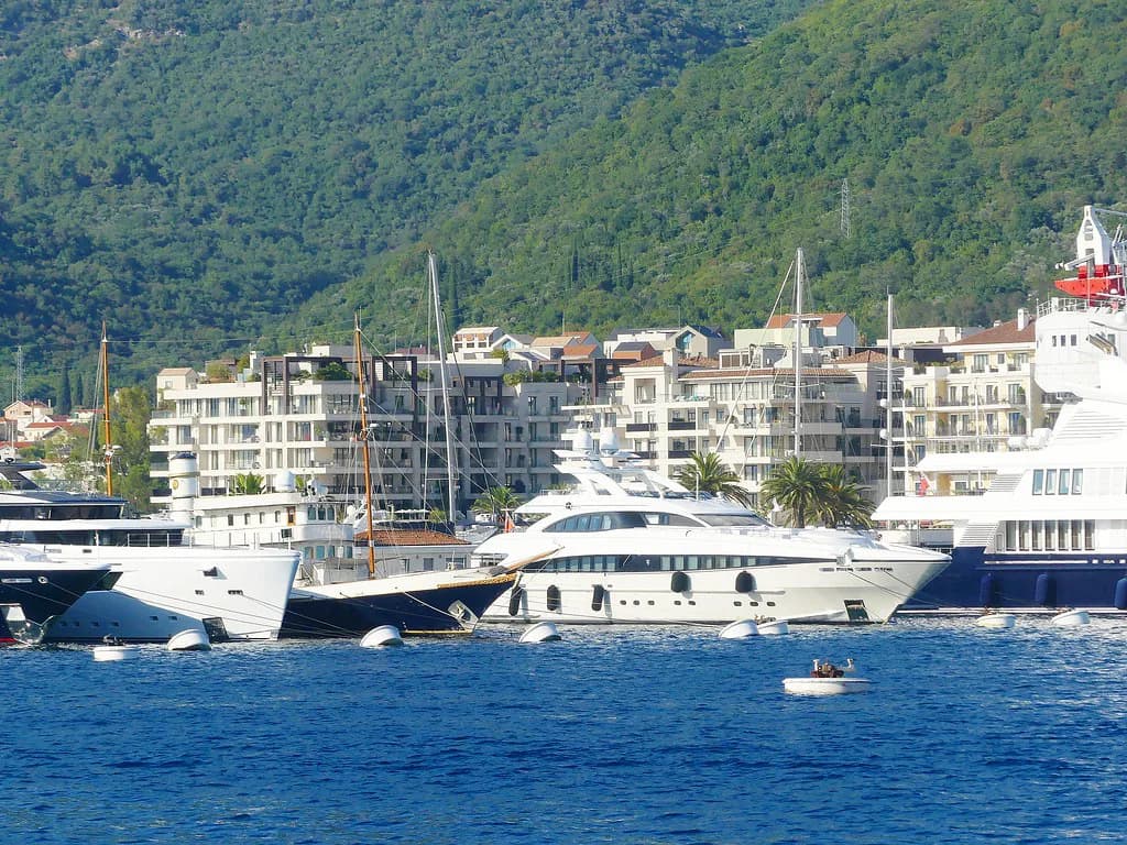 Tivat Promenade: Where It Runs and What's Along It