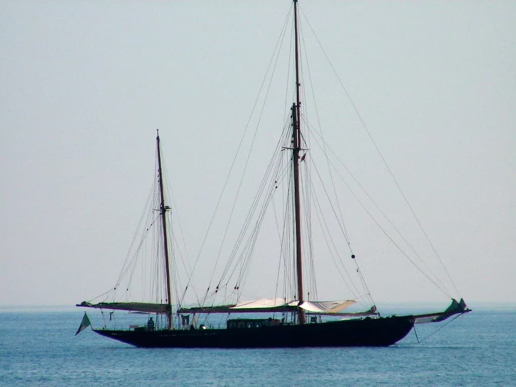Ulcinj Boat Tours: Private Boats, Prices and Trip Lengths
