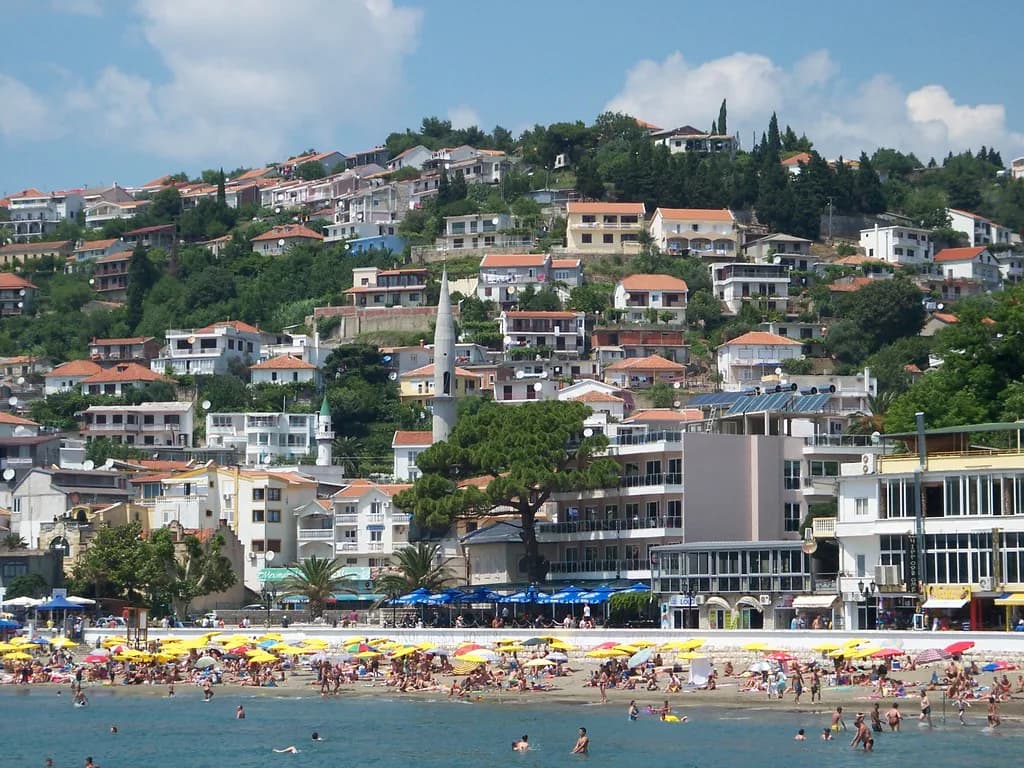 Ulcinj Promenade: Walking the Waterfront from Small Beach to Borova šuma