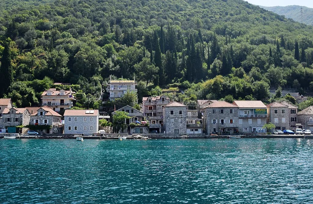 Kamenari–Lepetane Ferry: Crossing the Verige Strait by Car or Foot