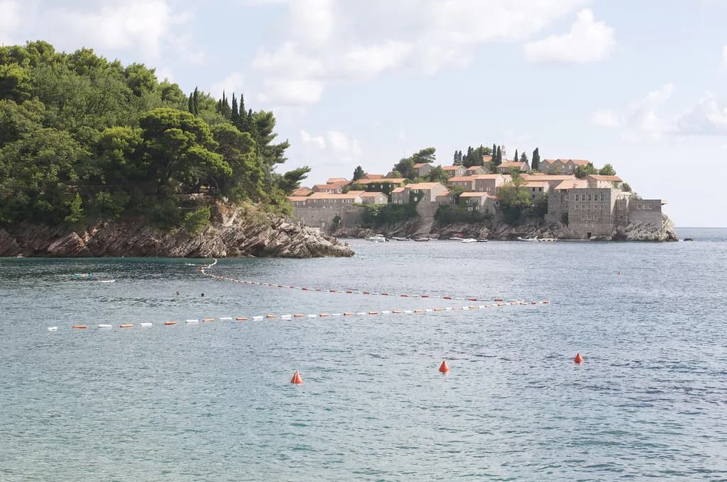 Sveti Stefan Parking: Free Spots, Paid Bays and the Walk Down