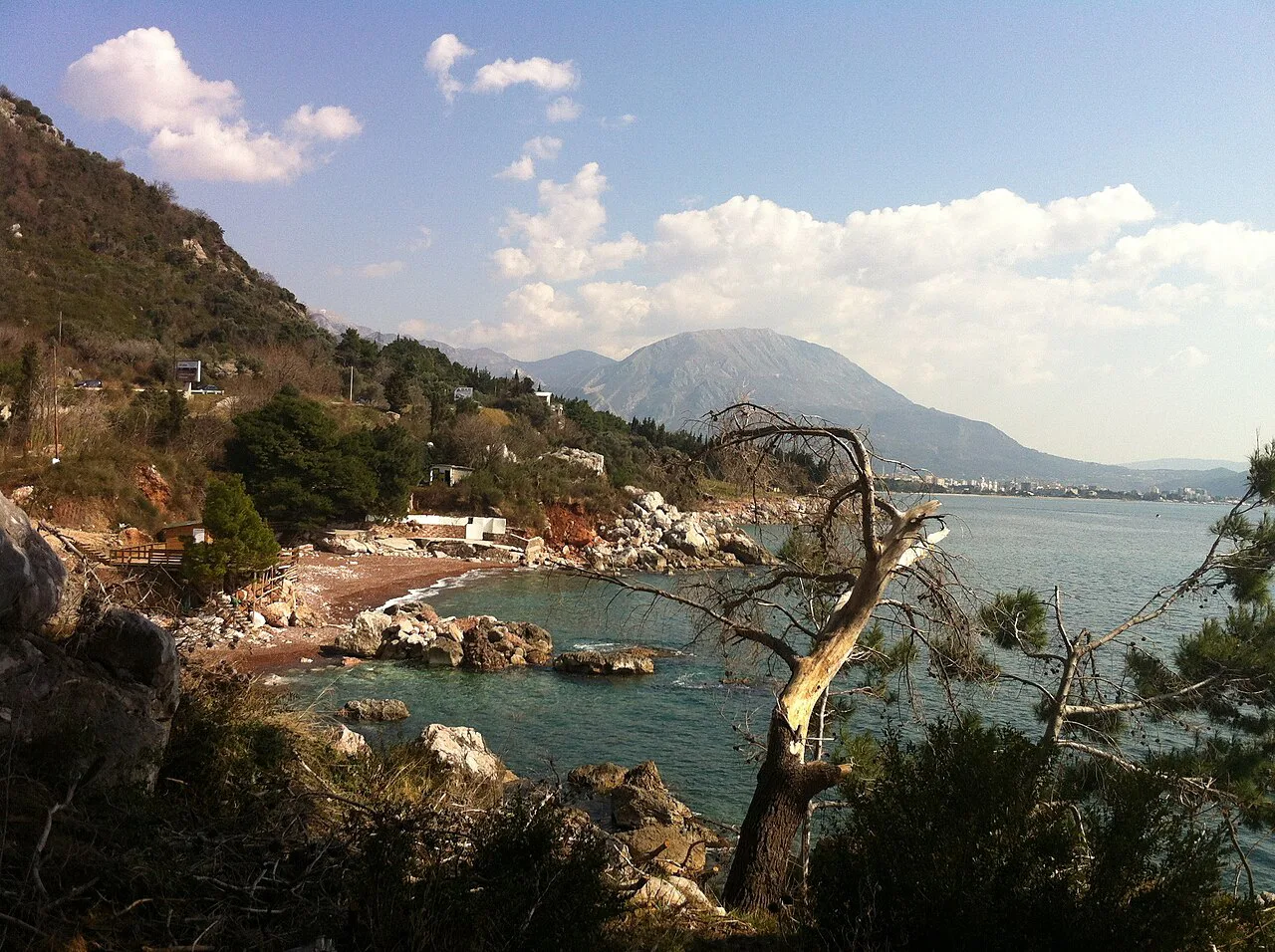 The coast at Bar, looking across the bay.