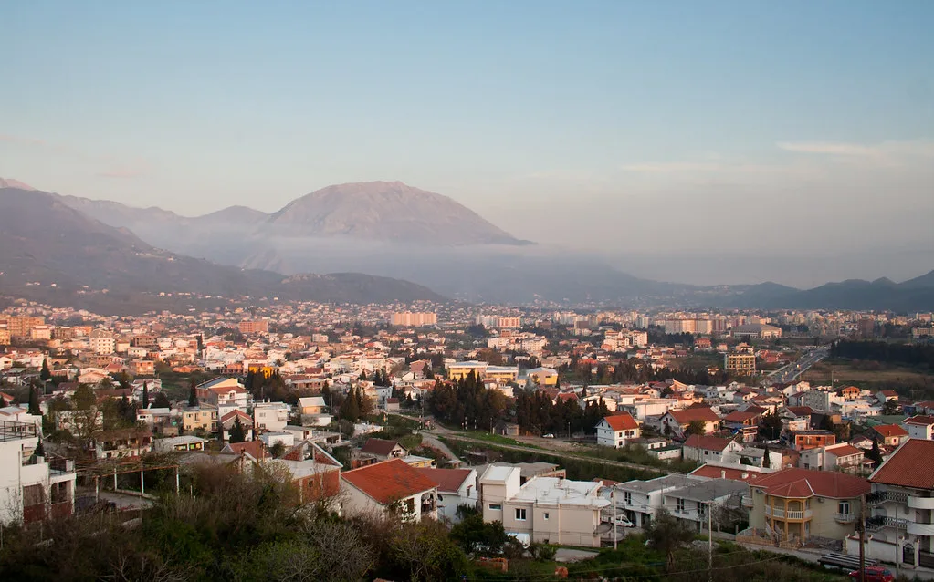 View over Bar towards the surrounding mountains.