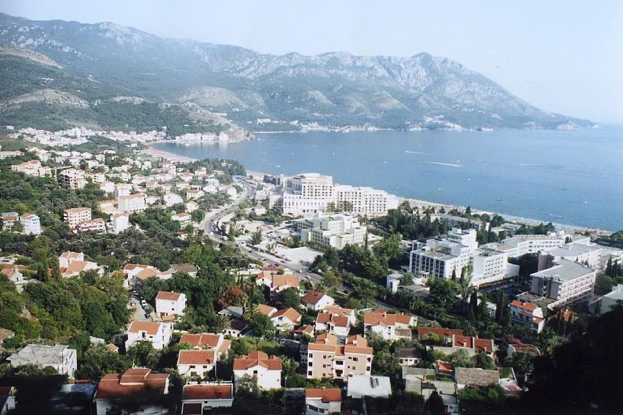 Bečići and the coast seen from the Cetinje–Budva mountain road.