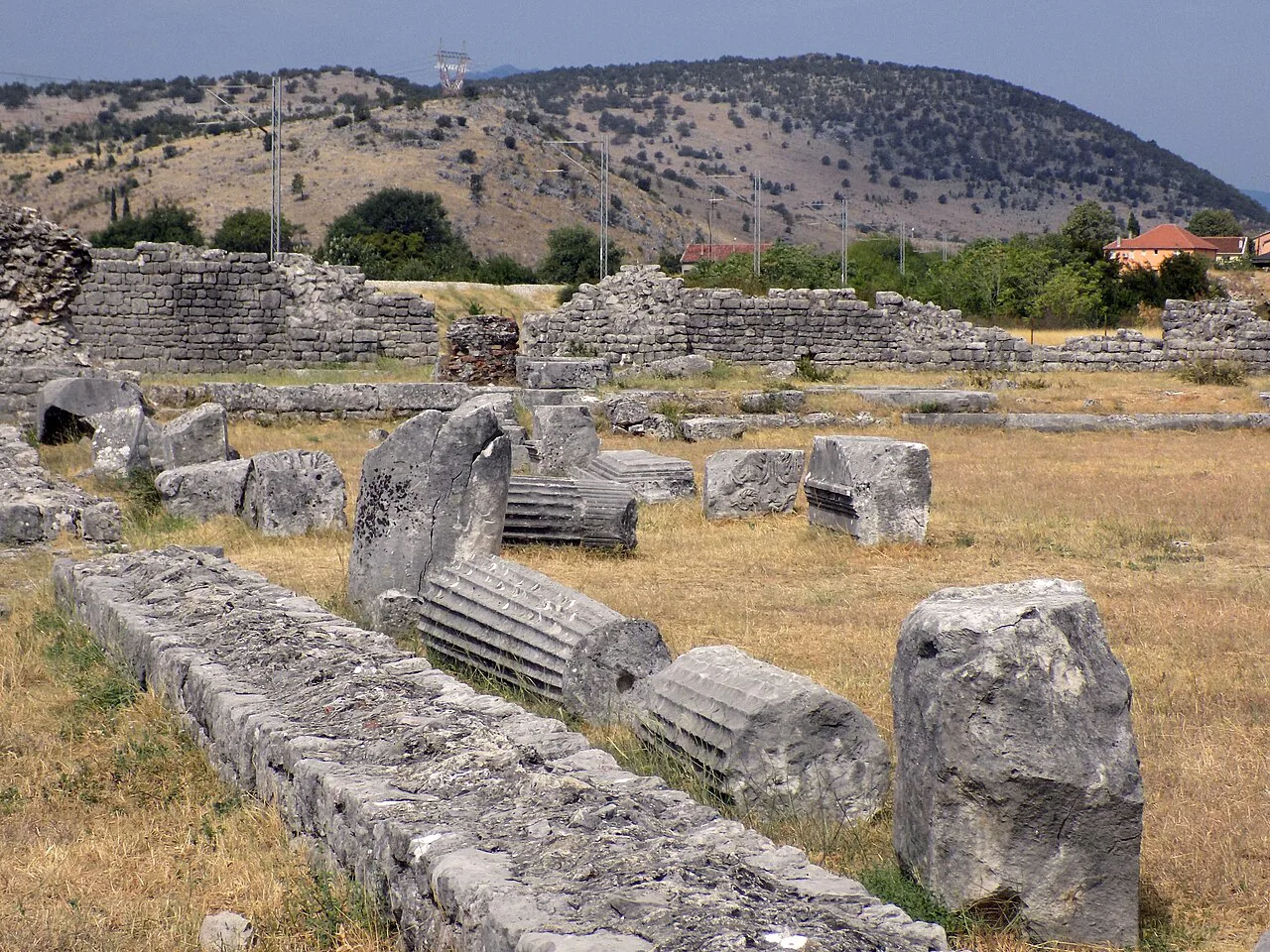 Stone column fragments among the ruins of ancient Doclea.