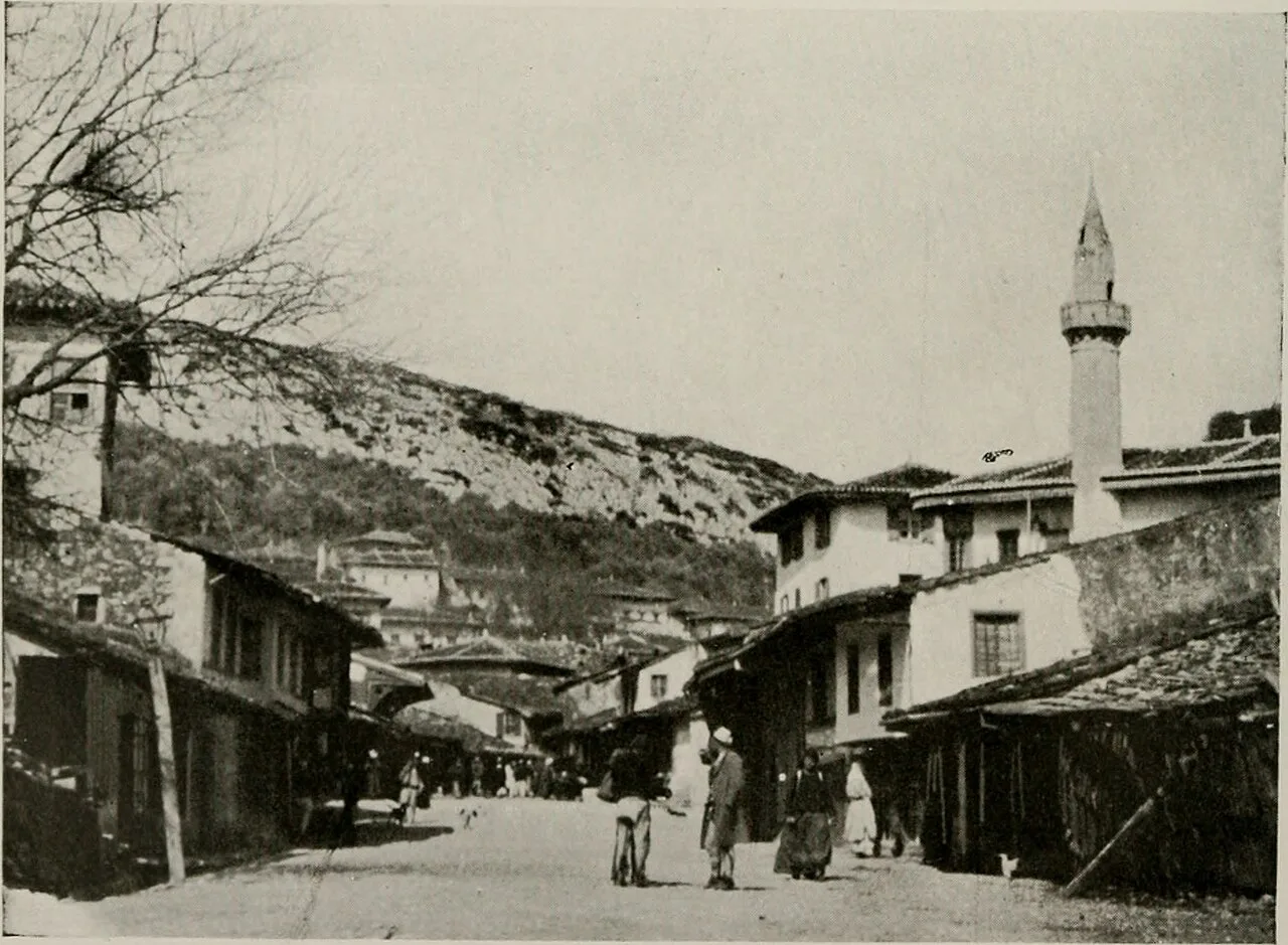 The bazaar and Namazgjah mosque in Ulcinj in 1908.