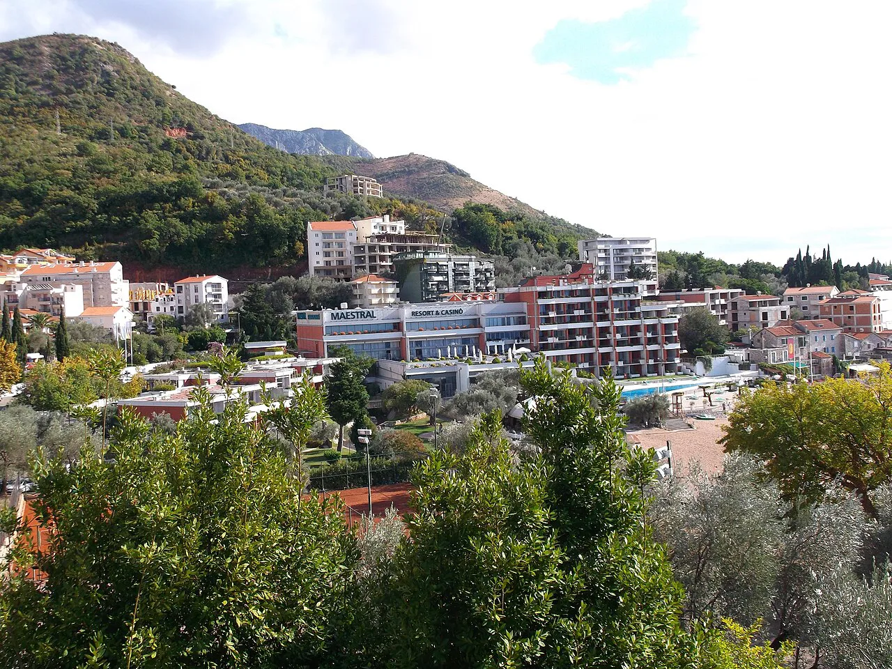 Houses on the hillside at Pržno.